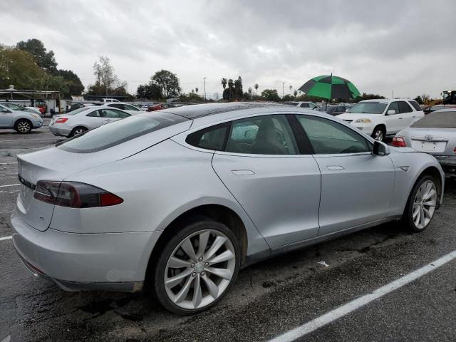 5YJSA1CG7DFP05034 - 2013 TESLA MODEL S Արծաթագույն լուսանկար 3