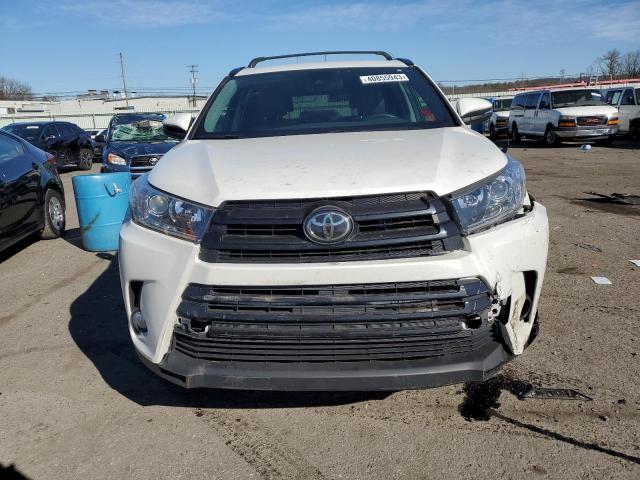 5TDKZRFH2HS200936 - 2017 TOYOTA HIGHLANDER SE WHITE photo 5