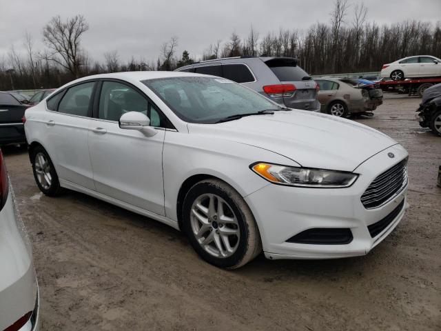 3FA6P0H75FR163412 - 2015 FORD FUSION SE WHITE photo 4