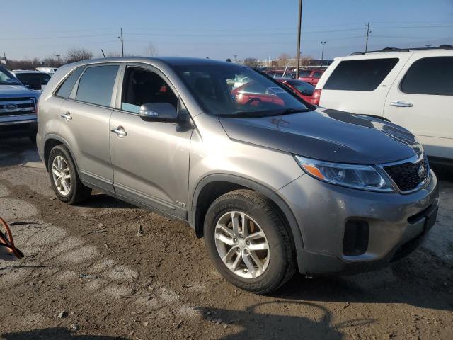 5XYKTCA62FG556186 - 2015 KIA SORENTO LX SILVER photo 4