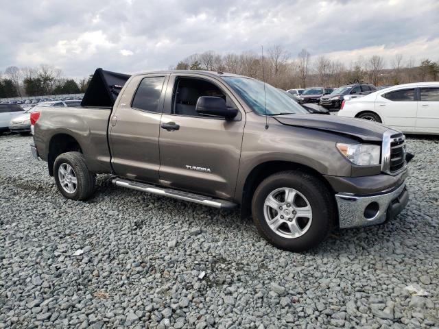 5TFRM5F10AX017351 - 2010 TOYOTA TUNDRA DOUBLE CAB SR5 BROWN photo 4