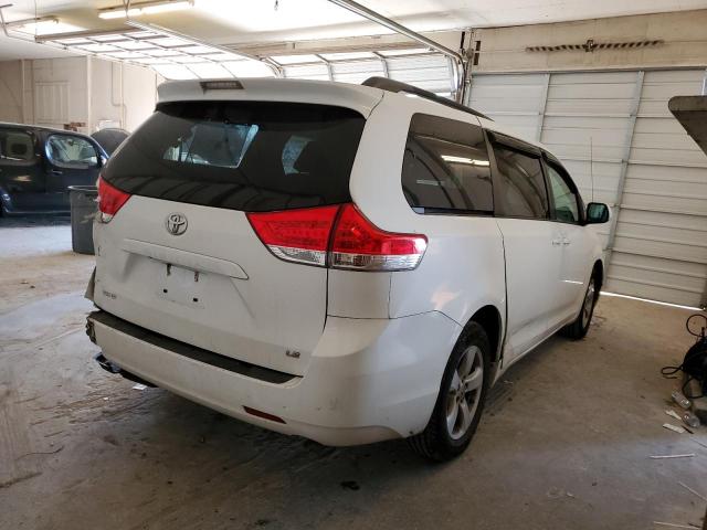 5TDKK3DC7CS178059 - 2012 TOYOTA SIENNA LE WHITE photo 3