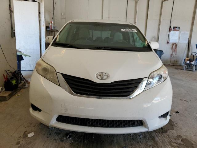 5TDKK3DC7CS178059 - 2012 TOYOTA SIENNA LE WHITE photo 5