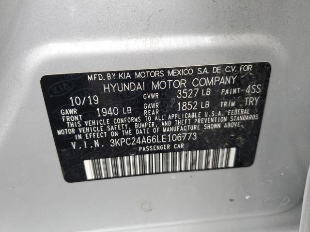 3KPC24A66LE106773 - 2020 HYUNDAI ACCENT SE SILVER photo 12