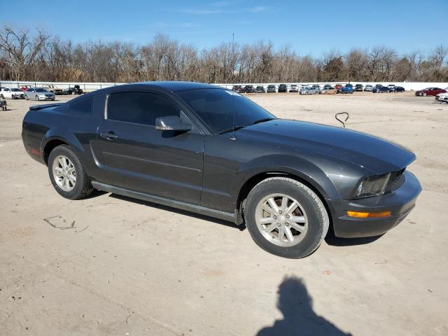 1ZVFT80N375361177 - 2007 FORD MUSTANG BLACK photo 4