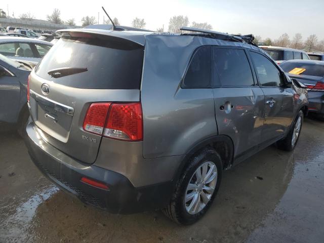 5XYKU4A24BG034461 - 2011 KIA SORENTO EX GRAY photo 3