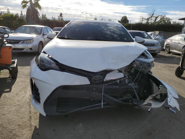 2T1BURHE4JC007588 - 2018 TOYOTA COROLLA L WHITE photo 5