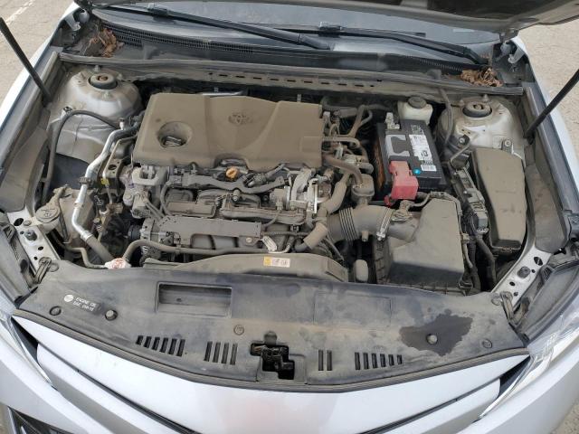 4T1B11HK9JU627626 - 2018 TOYOTA CAMRY L SILVER photo 11