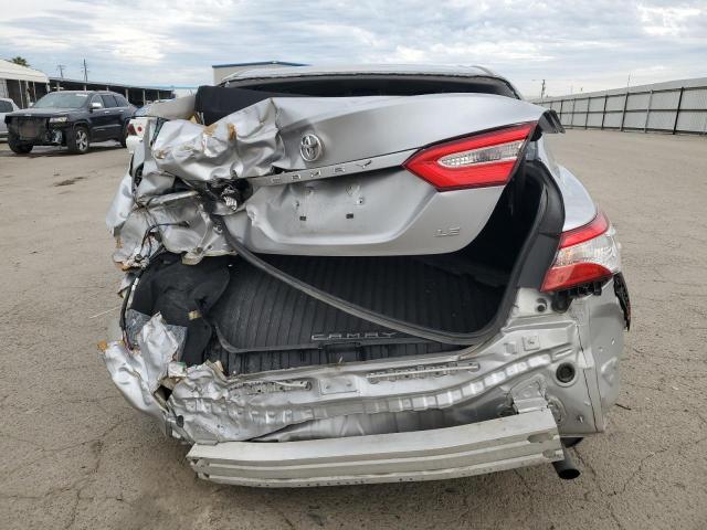 4T1B11HK9JU627626 - 2018 TOYOTA CAMRY L SILVER photo 6