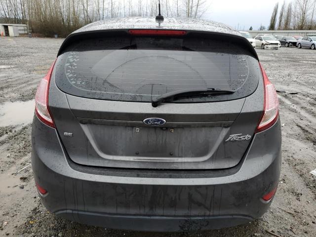 3FADP4EJ6JM140421 - 2018 FORD FIESTA SE GRAY photo 6