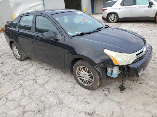 1FAHP35N28W146449 - 2008 FORD FOCUS SE BLACK photo 4