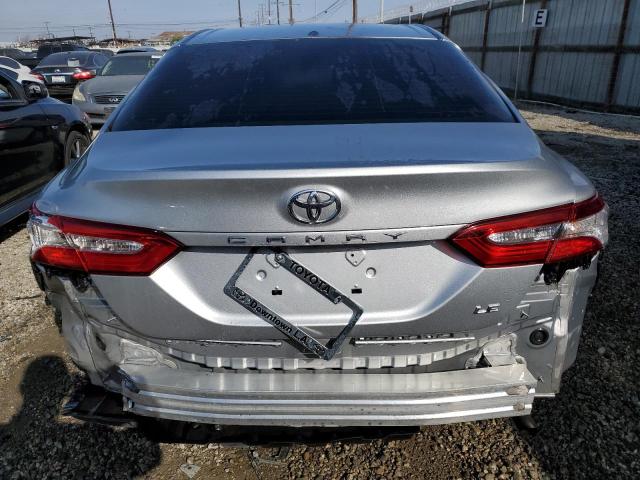 4T1B11HK4JU605680 - 2018 TOYOTA CAMRY L SILVER photo 6