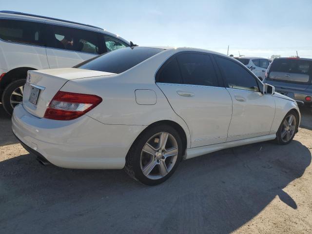 WDDGF5EB2AF439404 - 2010 MERCEDES-BENZ C 300 WHITE photo 3