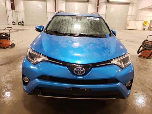 JTMRJREV8HD096848 - 2017 TOYOTA RAV4 HV LE BLUE photo 5