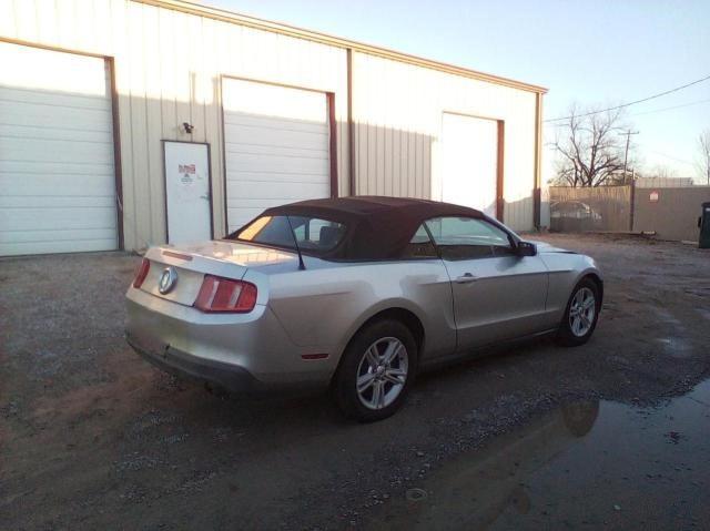 1ZVBP8EM6C5224926 - 2012 FORD MUSTANG GRAY photo 4