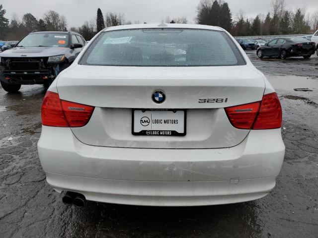 WBAPK7G59BNN78782 - 2011 BMW 328 XI WHITE photo 6