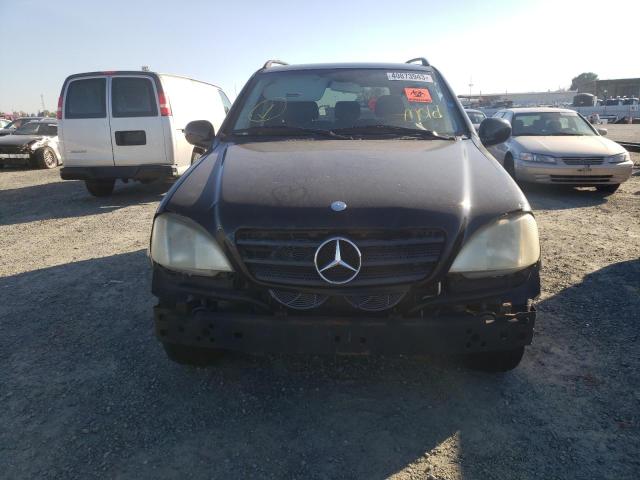 4JGAB54E51A285772 - 2001 MERCEDES-BENZ ML 320 BLACK photo 5