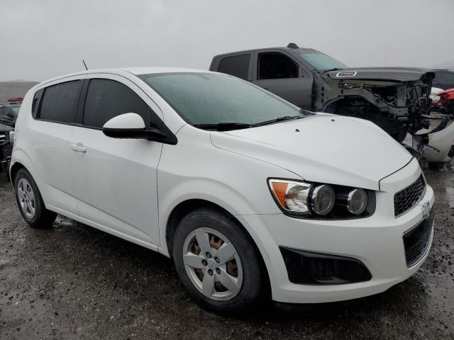 1G1JA6SH6F4132813 - 2015 CHEVROLET SONIC LS 白色 照片 4