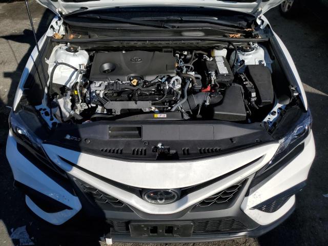 4T1T11BK4PU103483 - 2023 TOYOTA CAMRY SE NIGHT SHADE WHITE photo 11