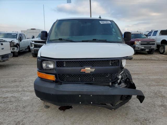 1GCWGAFFXG1138866 - 2016 CHEVROLET EXPRESS G2 WHITE photo 5