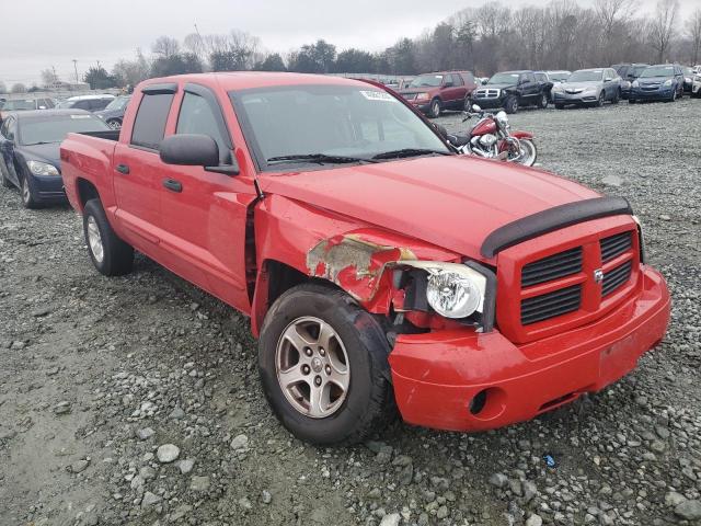 1D7HW48N46S715245 - 2006 DODGE DAKOTA QUAD SLT RED photo 4