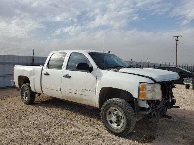 1GCHC23K38F205520 - 2008 CHEVROLET SILVERADO C2500 HEAVY DUTY WHITE photo 4