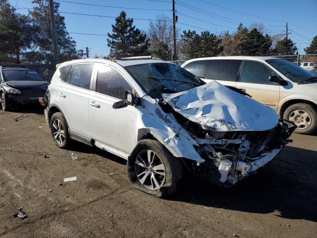 2T3RFREV0HW569551 - 2017 TOYOTA RAV4 XLE WHITE photo 4