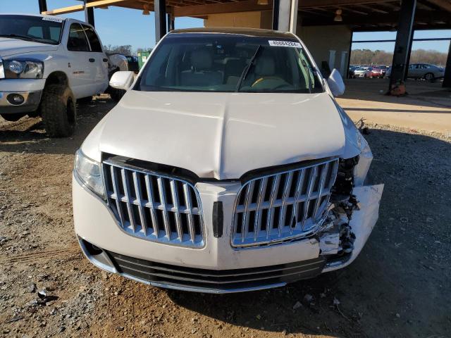 2LMHJ5FRXBBJ50590 - 2011 LINCOLN MKT WHITE photo 5