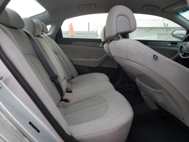 5NPE24AF4HH590082 - 2017 HYUNDAI SONATA SE SILVER photo 10