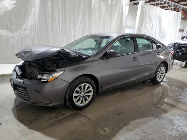 4T4BF1FK4FR509680 - 2015 TOYOTA CAMRY LE GRAY photo 1