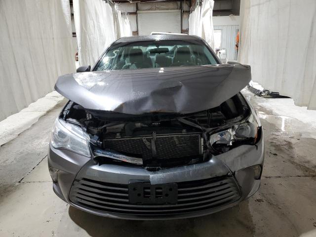 4T4BF1FK4FR509680 - 2015 TOYOTA CAMRY LE GRAY photo 5