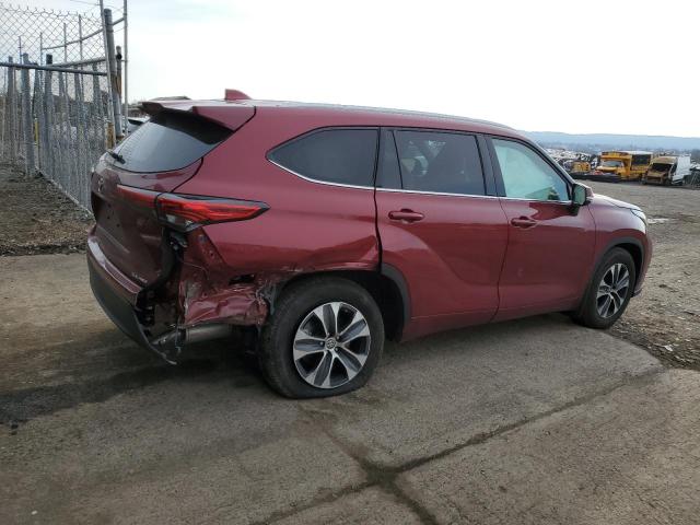 5TDHZRBH9NS577470 - 2022 TOYOTA HIGHLANDER XLE RED photo 3