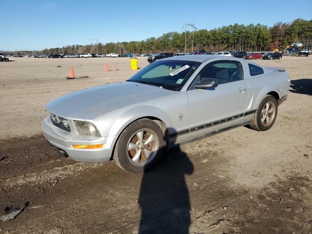 1ZVHT80NX85140959 - 2008 FORD MUSTANG SILVER photo 1