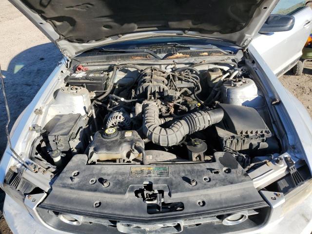 1ZVHT80NX85140959 - 2008 FORD MUSTANG SILVER photo 11