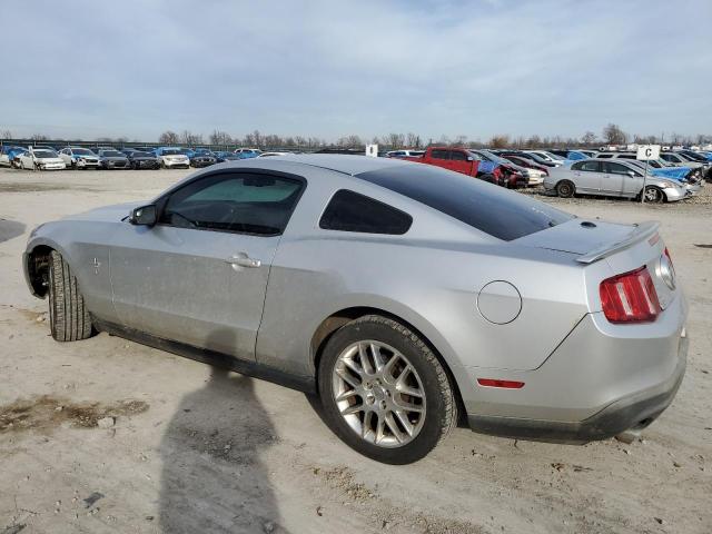 1ZVBP8AM0C5233207 - 2012 FORD MUSTANG SILVER photo 2