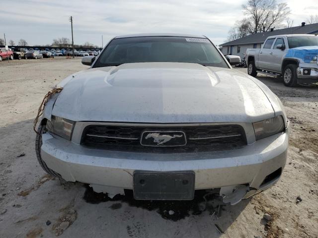 1ZVBP8AM0C5233207 - 2012 FORD MUSTANG SILVER photo 5