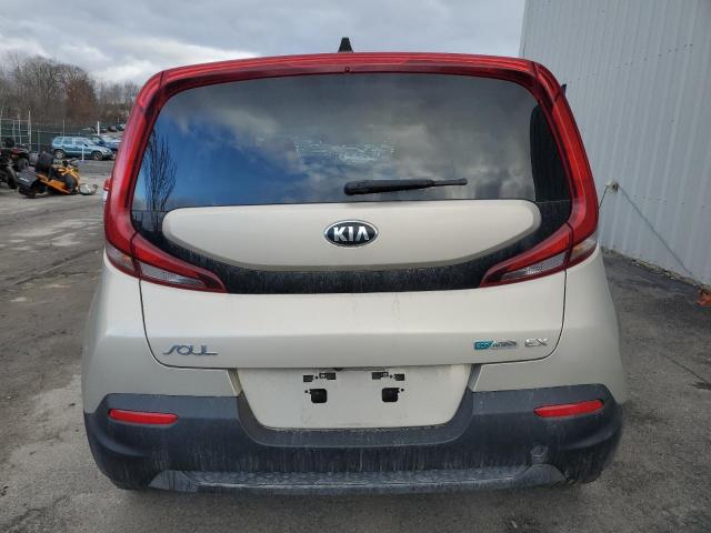 KNDJ33AU6L7008758 - 2020 KIA SOUL EX TAN photo 6