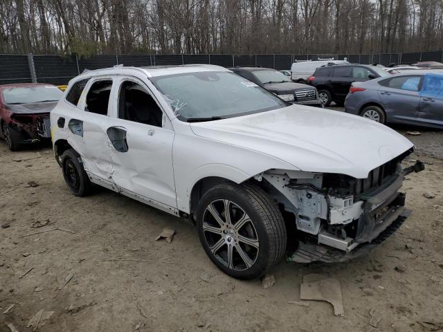 YV4A22RL5J1036606 - 2018 VOLVO XC60 T6 INSCRIPTION WHITE photo 4