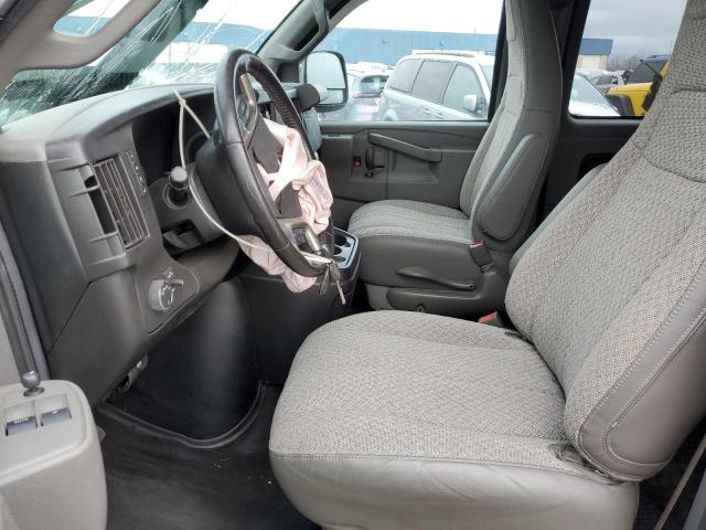 1GAWGFFG9J1210811 - 2018 CHEVROLET EXPRESS G2 LT SILVER photo 7