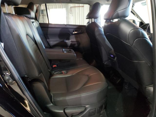 5TDGZRBH6NS225071 - 2022 TOYOTA HIGHLANDER XLE BLACK photo 11