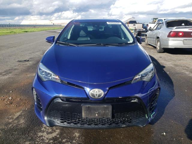 2T1BURHE0JC002243 - 2018 TOYOTA COROLLA L BLUE photo 5