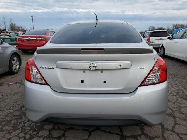 3N1CN7AP4HL862142 - 2017 NISSAN VERSA S SILVER photo 6