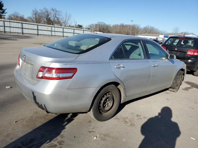 4T1BF3EK9AU067561 - 2010 TOYOTA CAMRY BASE SILVER photo 3