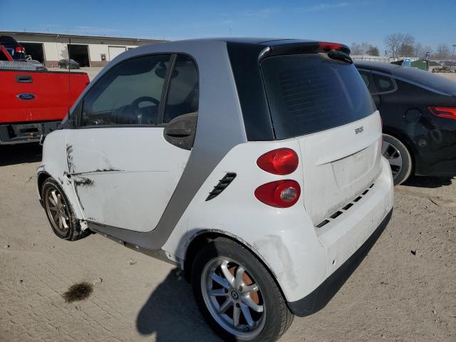 WMEEJ31X29K307205 - 2009 SMART FORTWO PURE WHITE photo 2