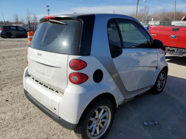 WMEEJ31X29K307205 - 2009 SMART FORTWO PURE WHITE photo 3