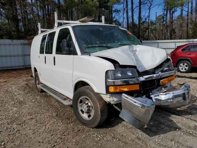 1GCWGAFGXK1368747 - 2019 CHEVROLET EXPRESS G2 WHITE photo 4