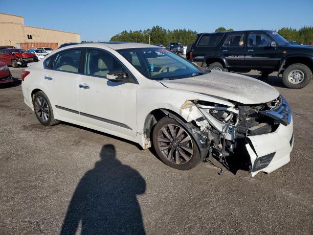 1N4AL3AP8GC150512 - 2016 NISSAN ALTIMA 2.5 WHITE photo 4