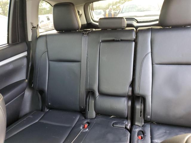 5TDKKRFH2GS184904 - 2016 TOYOTA HIGHLANDER XLE WHITE photo 10