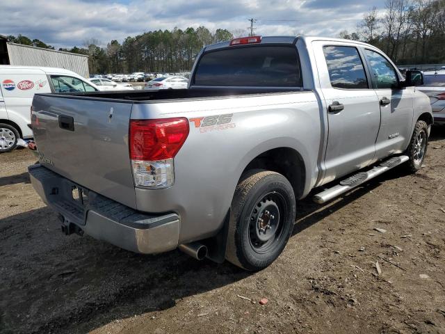 5TFEM5F17DX058711 - 2013 TOYOTA TUNDRA CREWMAX SR5 SILVER photo 3