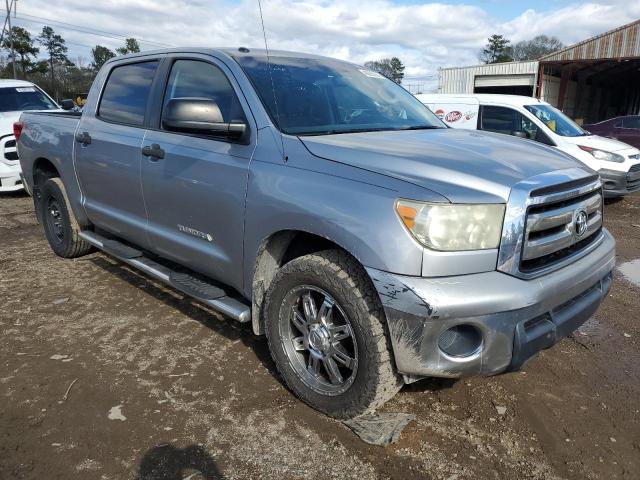 5TFEM5F17DX058711 - 2013 TOYOTA TUNDRA CREWMAX SR5 SILVER photo 4